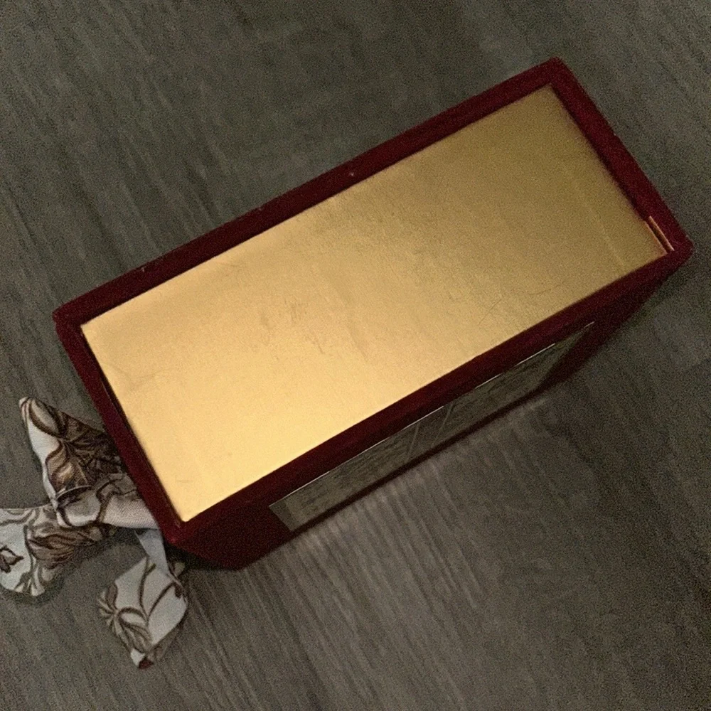 Red velvet gif box